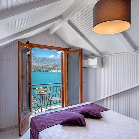 Aggelos Kefalonia 아르고스톨리온